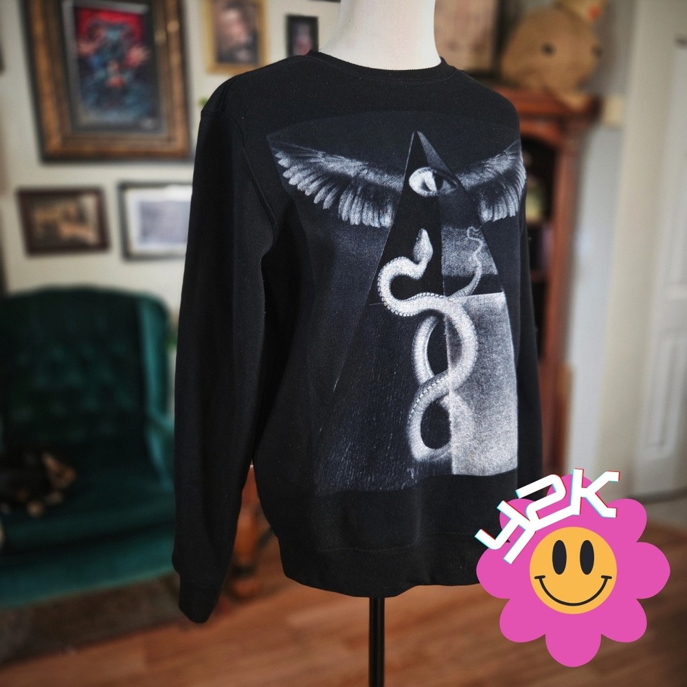 Vintage Y2K Ring‎ of Fire Black Graphic Sweatshirt Mens Eye Wings Snake Pyramid